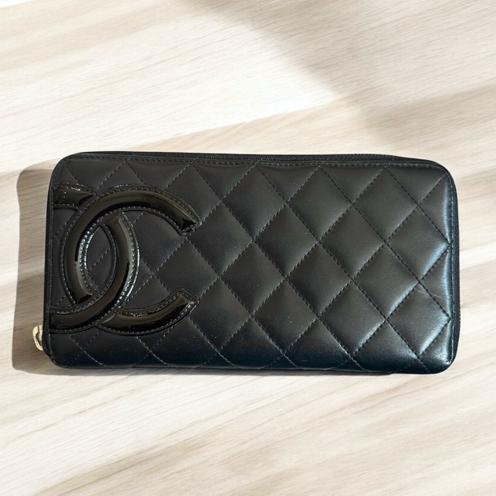 CHANEL Black Quilted Leather Wallet with CC Logo